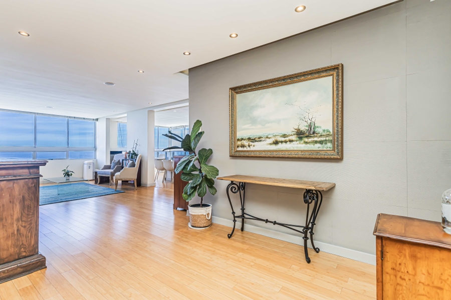 To Let 3 Bedroom Property for Rent in Sea Point Western Cape